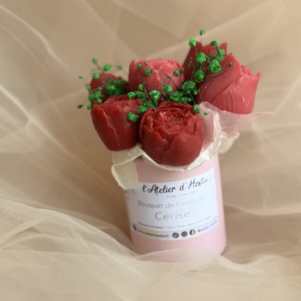 Composition Florale De Fondants Cerise